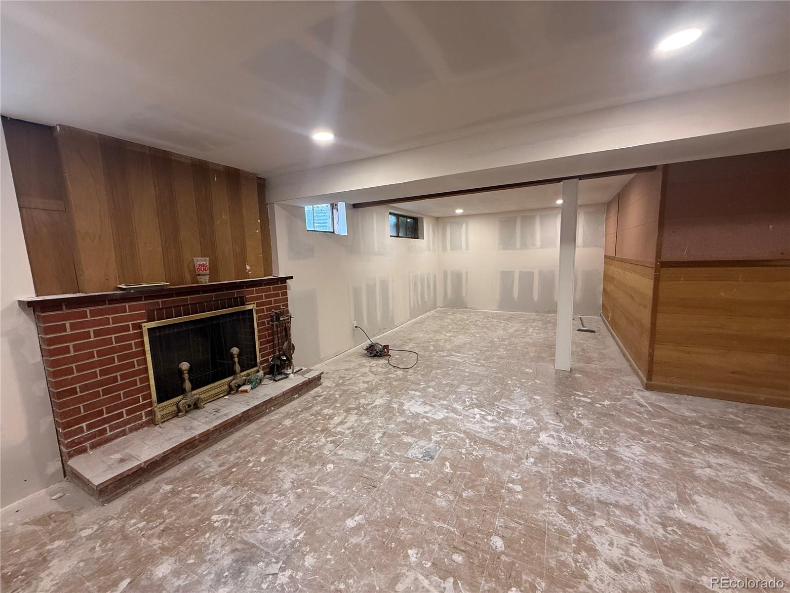 MLS Image #18 for 2324 s forest drive,denver, Colorado
