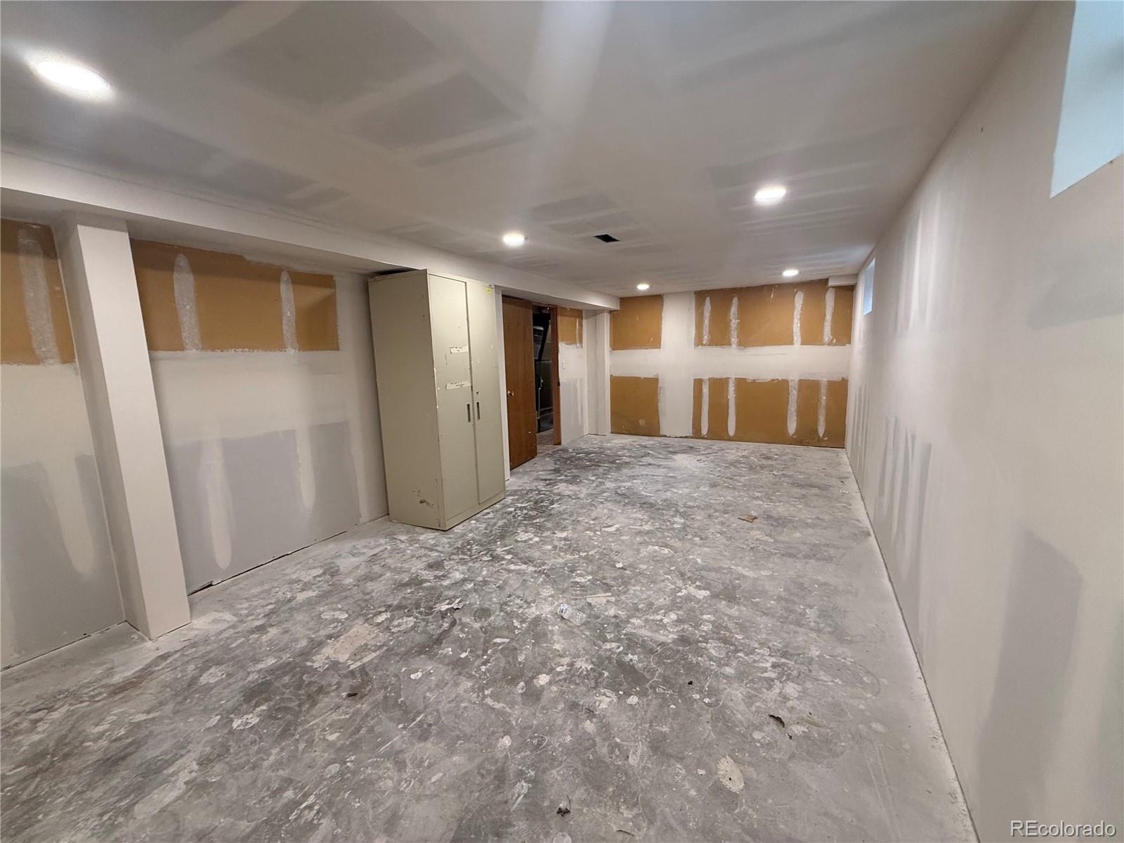 MLS Image #24 for 2324 s forest drive,denver, Colorado