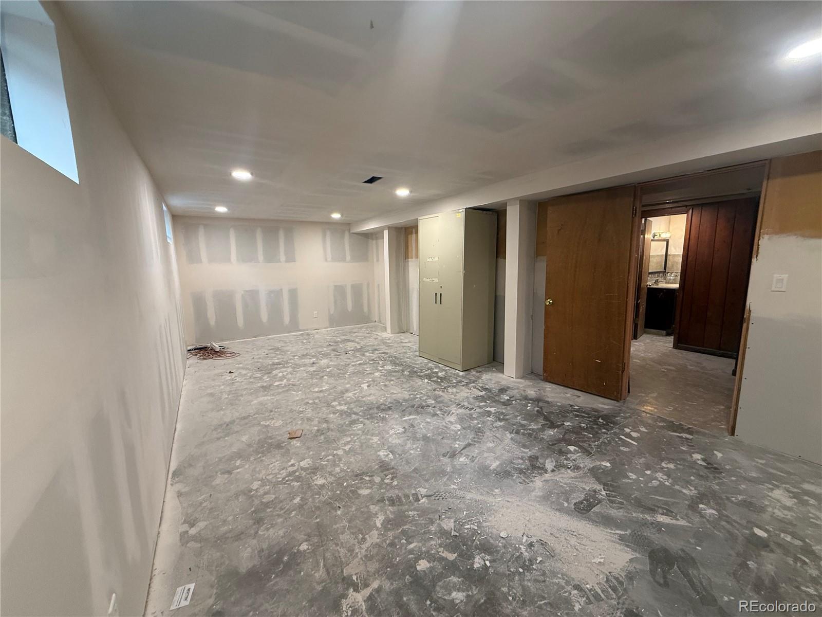 MLS Image #25 for 2324 s forest drive,denver, Colorado