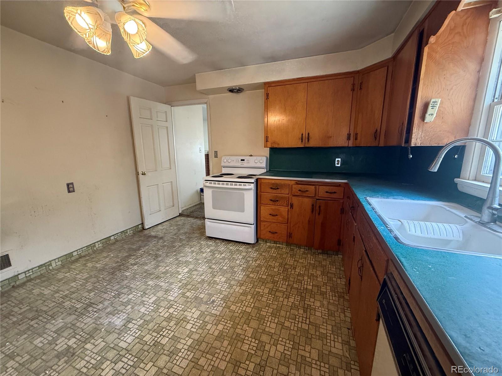 MLS Image #9 for 2324 s forest drive,denver, Colorado