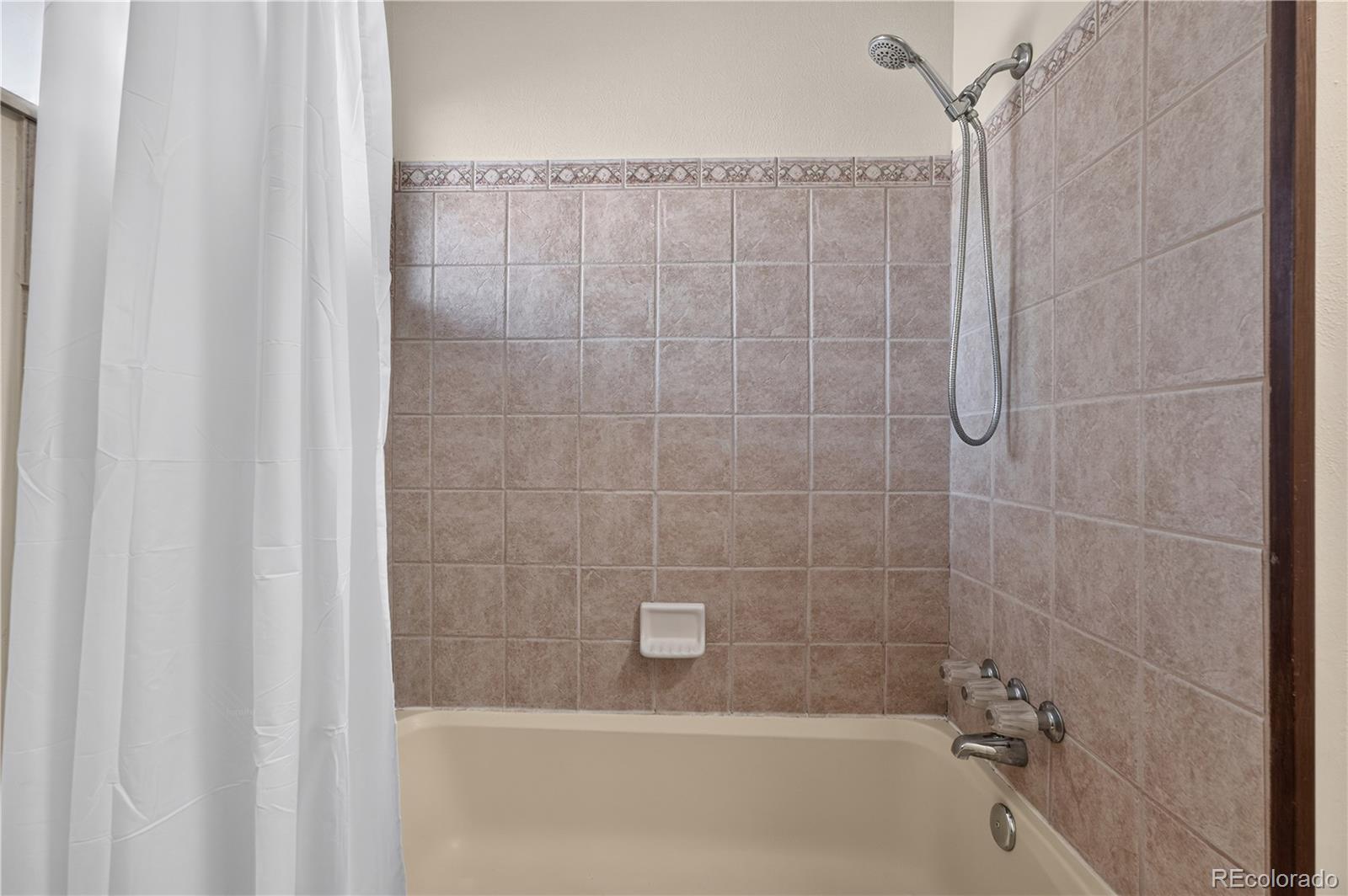 MLS Image #26 for 2436 s lansing way,aurora, Colorado