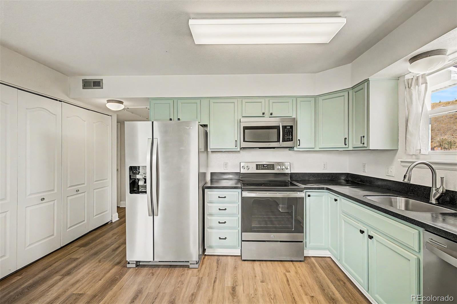 MLS Image #11 for 1629 s deframe street b8,denver, Colorado