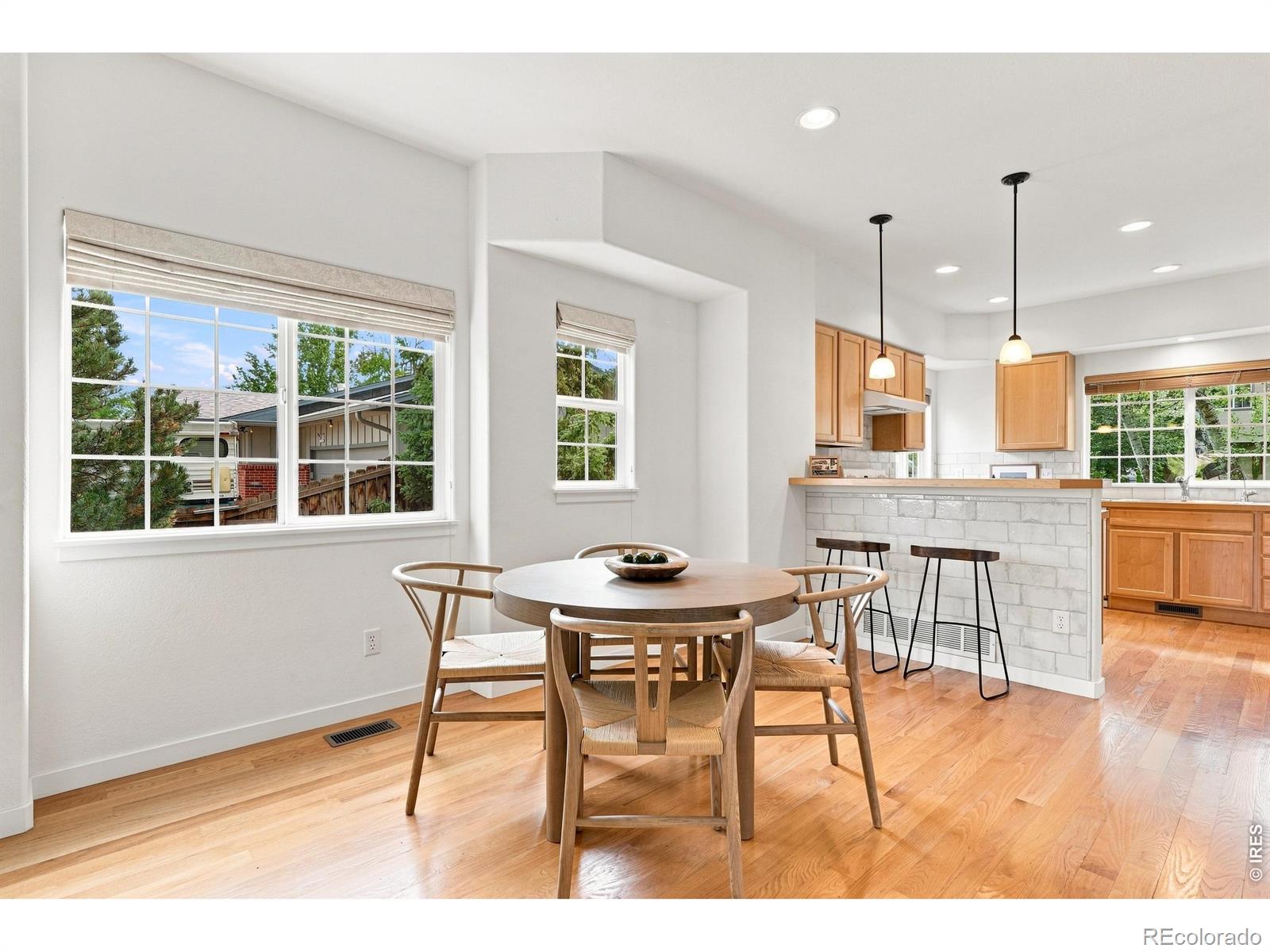MLS Image #5 for 833 s coffman street,longmont, Colorado