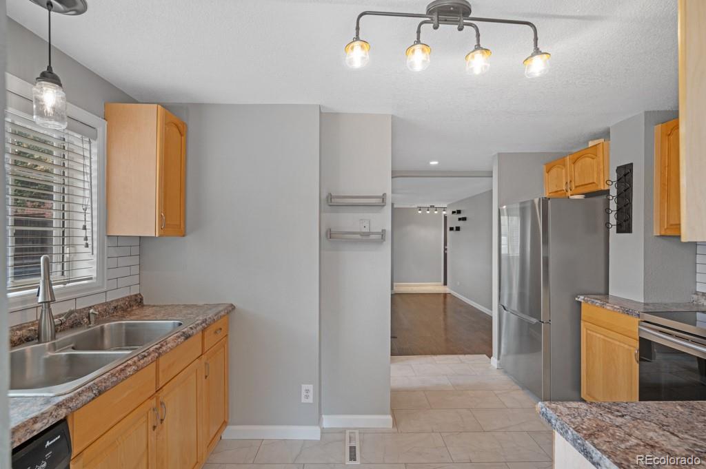 MLS Image #11 for 1336  syracuse street,denver, Colorado