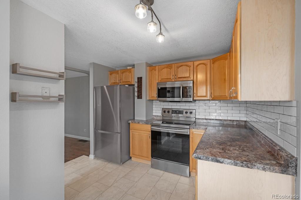 MLS Image #12 for 1336  syracuse street,denver, Colorado
