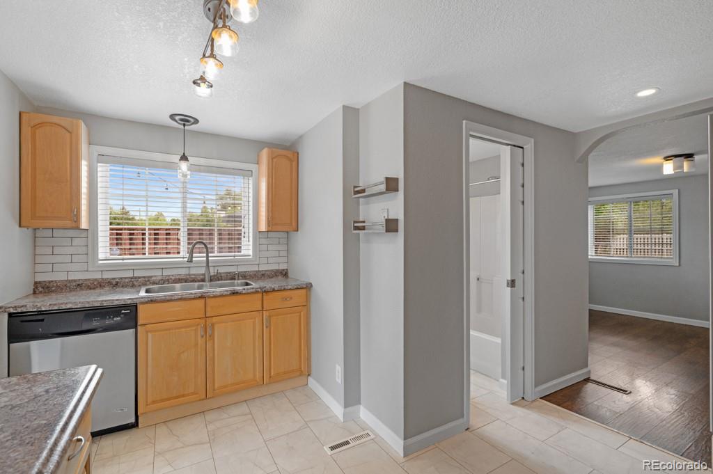MLS Image #14 for 1336  syracuse street,denver, Colorado