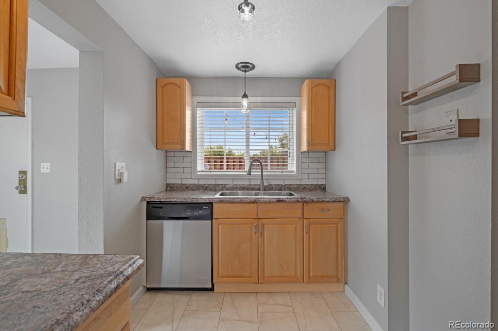 MLS Image #15 for 1336  syracuse street,denver, Colorado