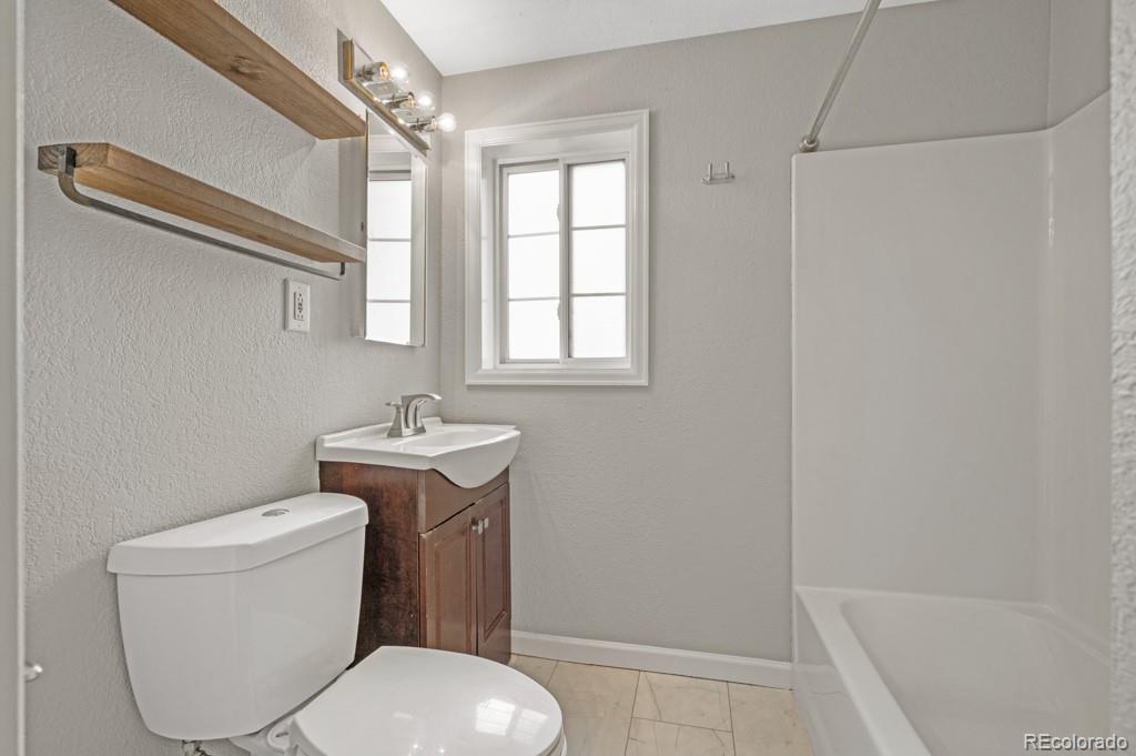 MLS Image #22 for 1336  syracuse street,denver, Colorado