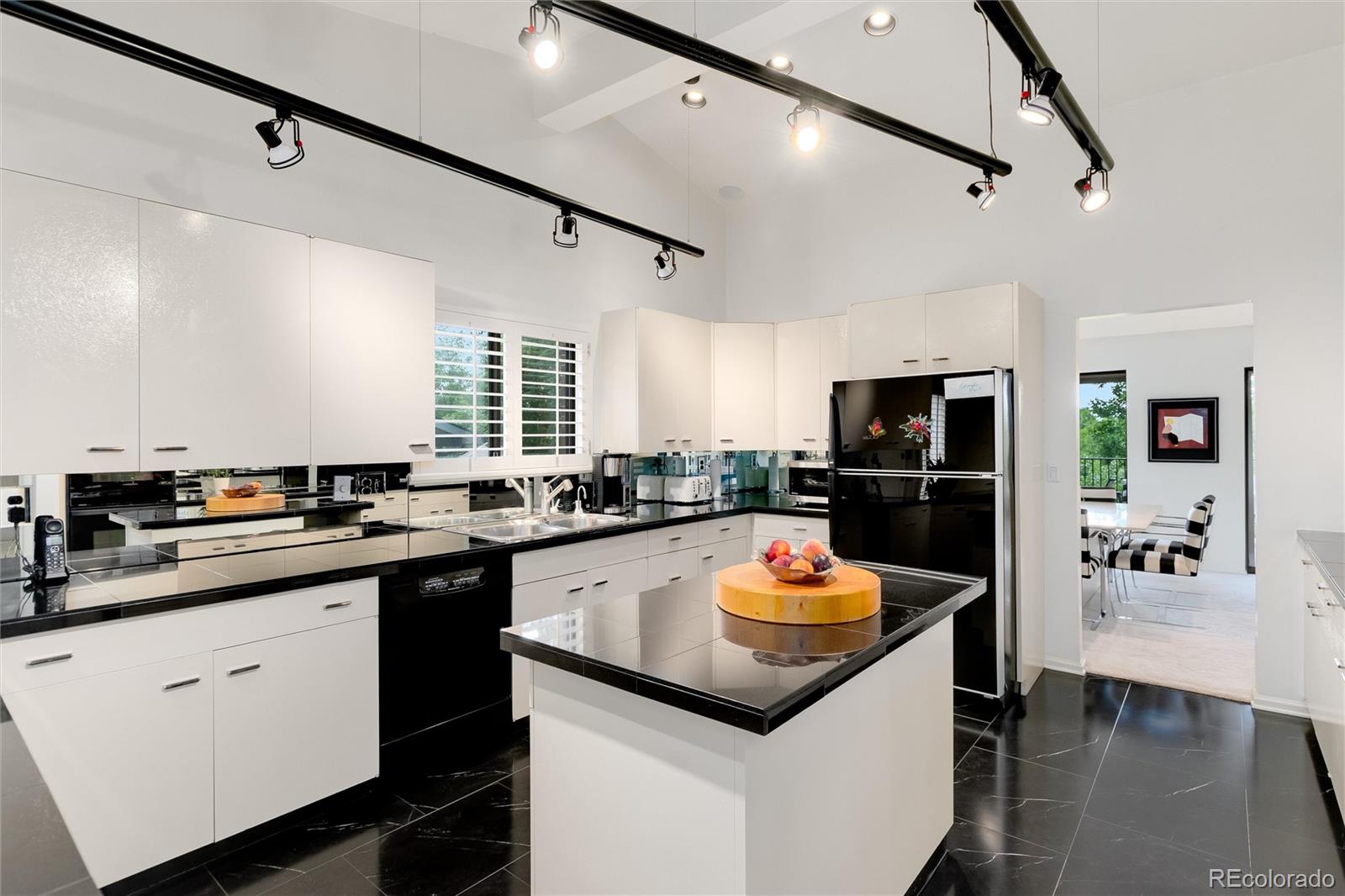 MLS Image #12 for 2601 s quebec street,denver, Colorado