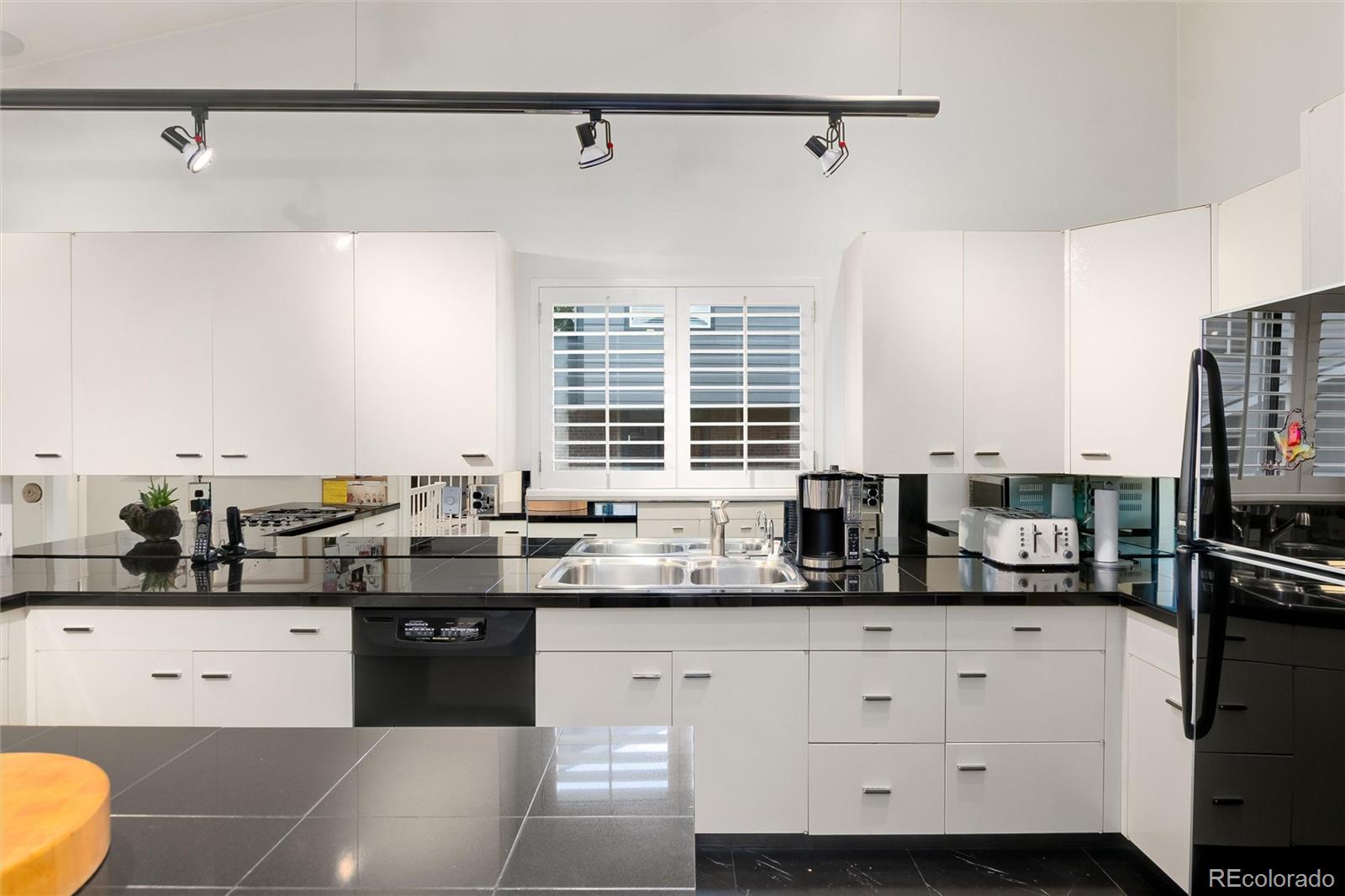MLS Image #14 for 2601 s quebec street,denver, Colorado