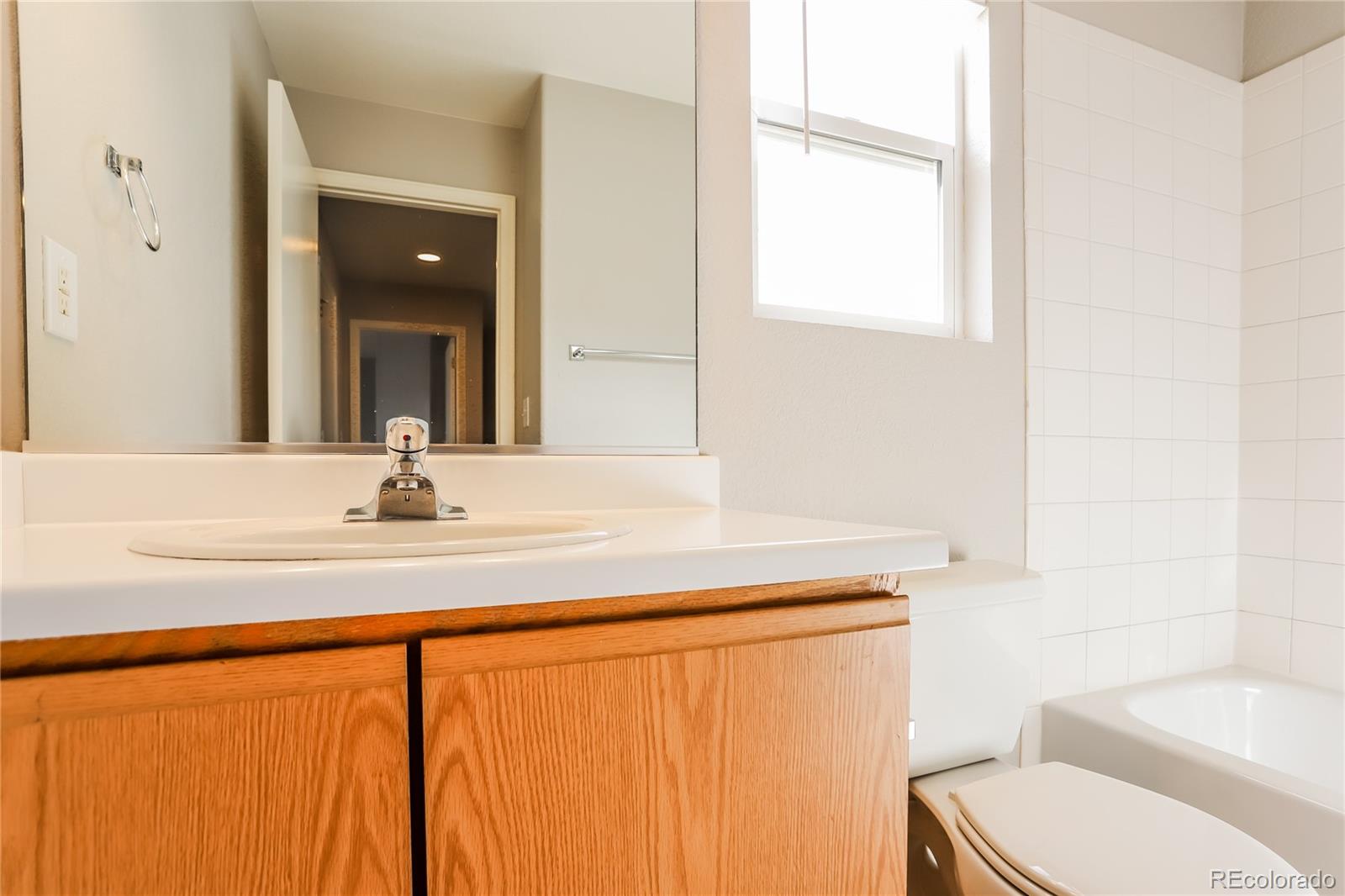 MLS Image #13 for 20788 e 38th place,denver, Colorado