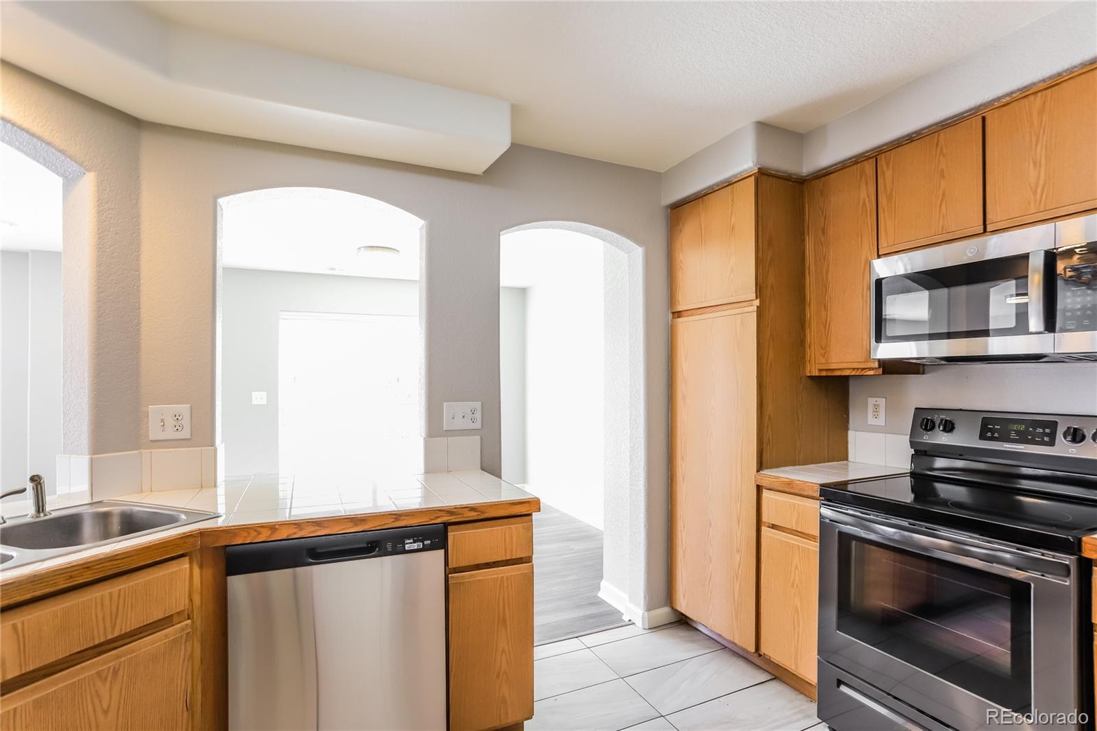 MLS Image #4 for 20788 e 38th place,denver, Colorado