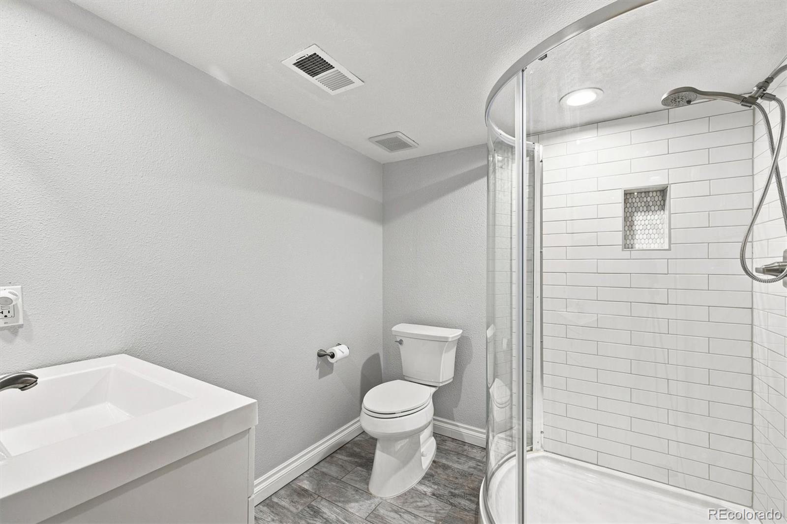 MLS Image #18 for 8799 e kenyon avenue,denver, Colorado