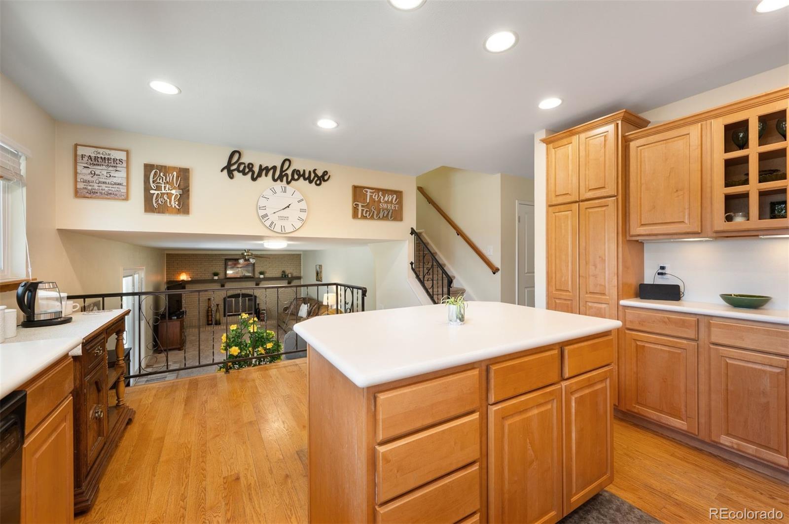 MLS Image #12 for 2220 s beech court,denver, Colorado