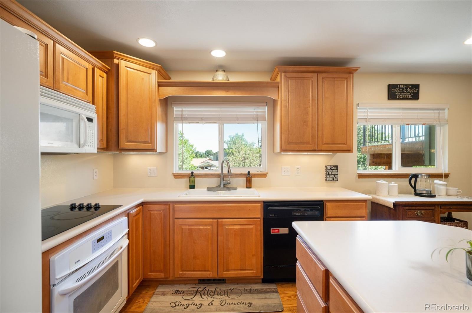 MLS Image #14 for 2220 s beech court,denver, Colorado