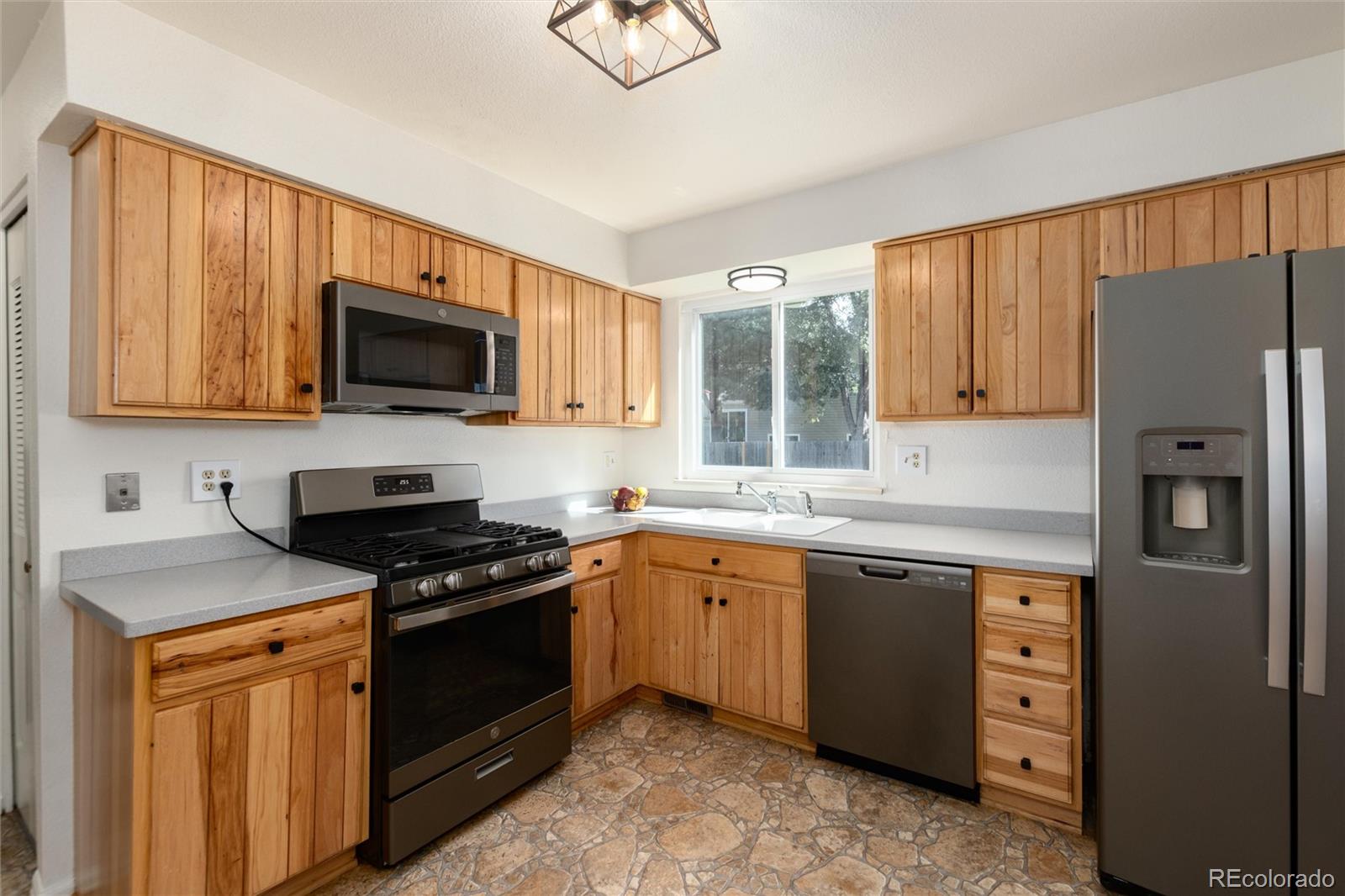 MLS Image #12 for 14926 e iliff place,aurora, Colorado