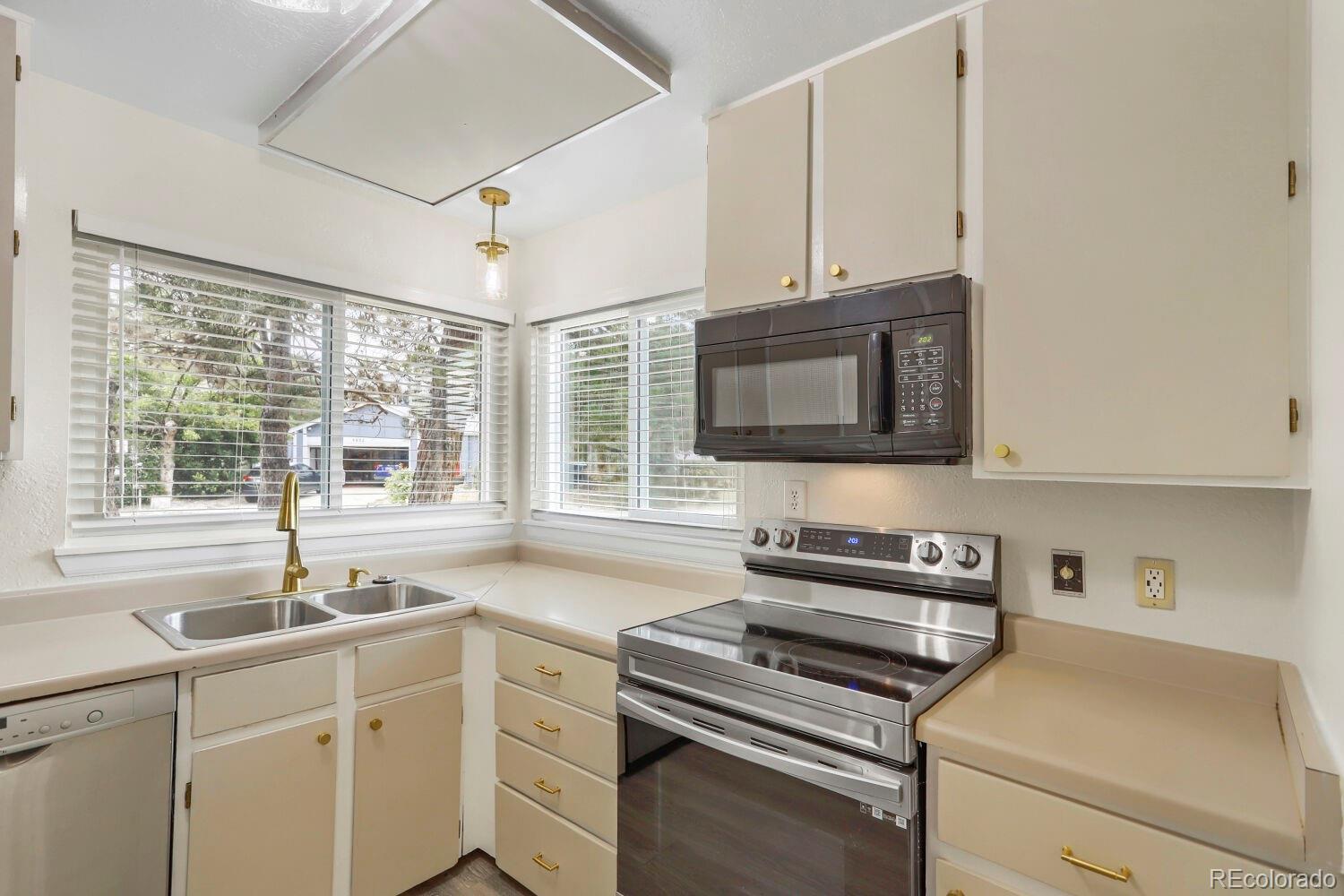 MLS Image #2 for 9801  garrison court,broomfield, Colorado