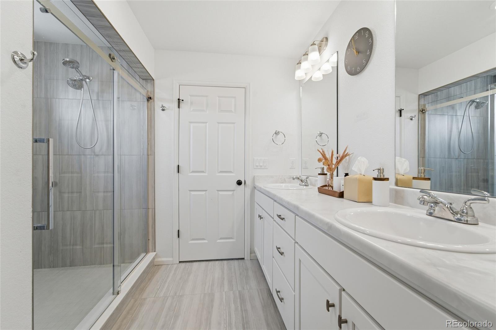 MLS Image #13 for 21962 e 44th drive,aurora, Colorado