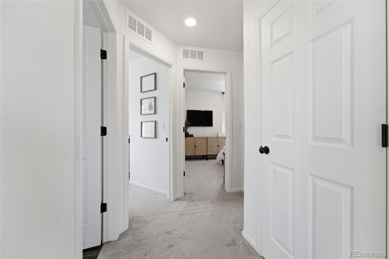 MLS Image #18 for 21962 e 44th drive,aurora, Colorado