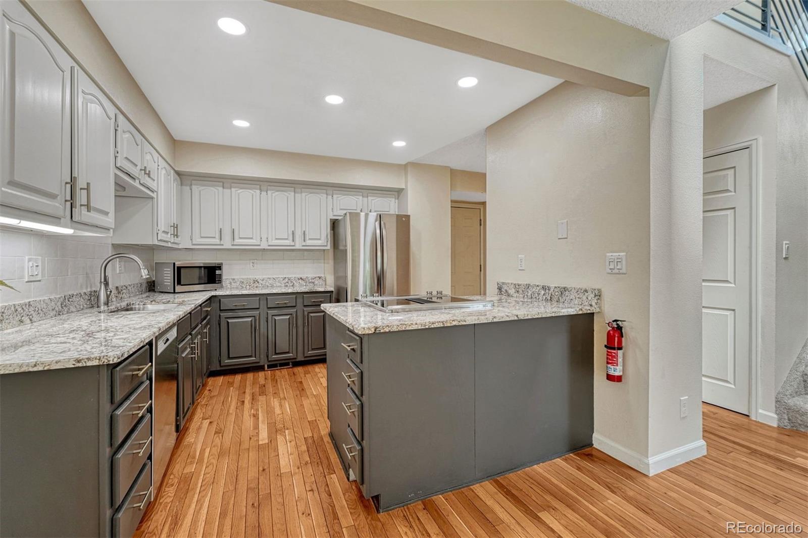 MLS Image #4 for 6516  foxdale circle,colorado springs, Colorado