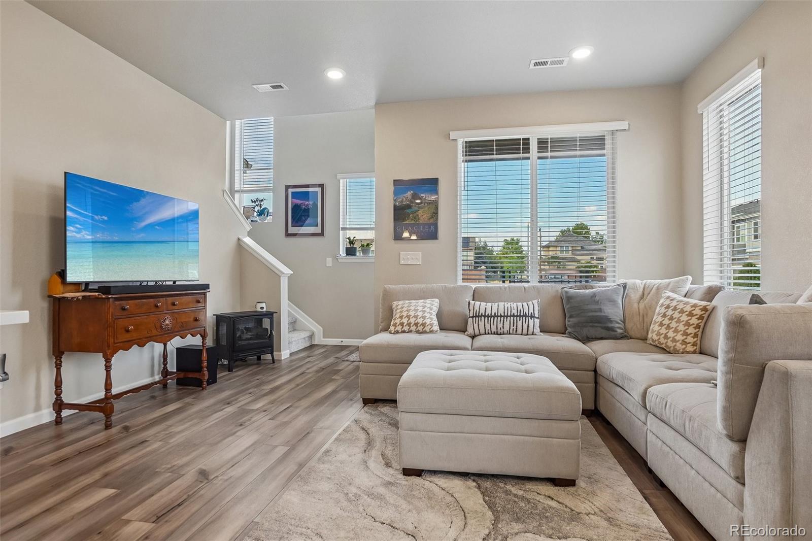 MLS Image #14 for 1833 s poplar court ,denver, Colorado