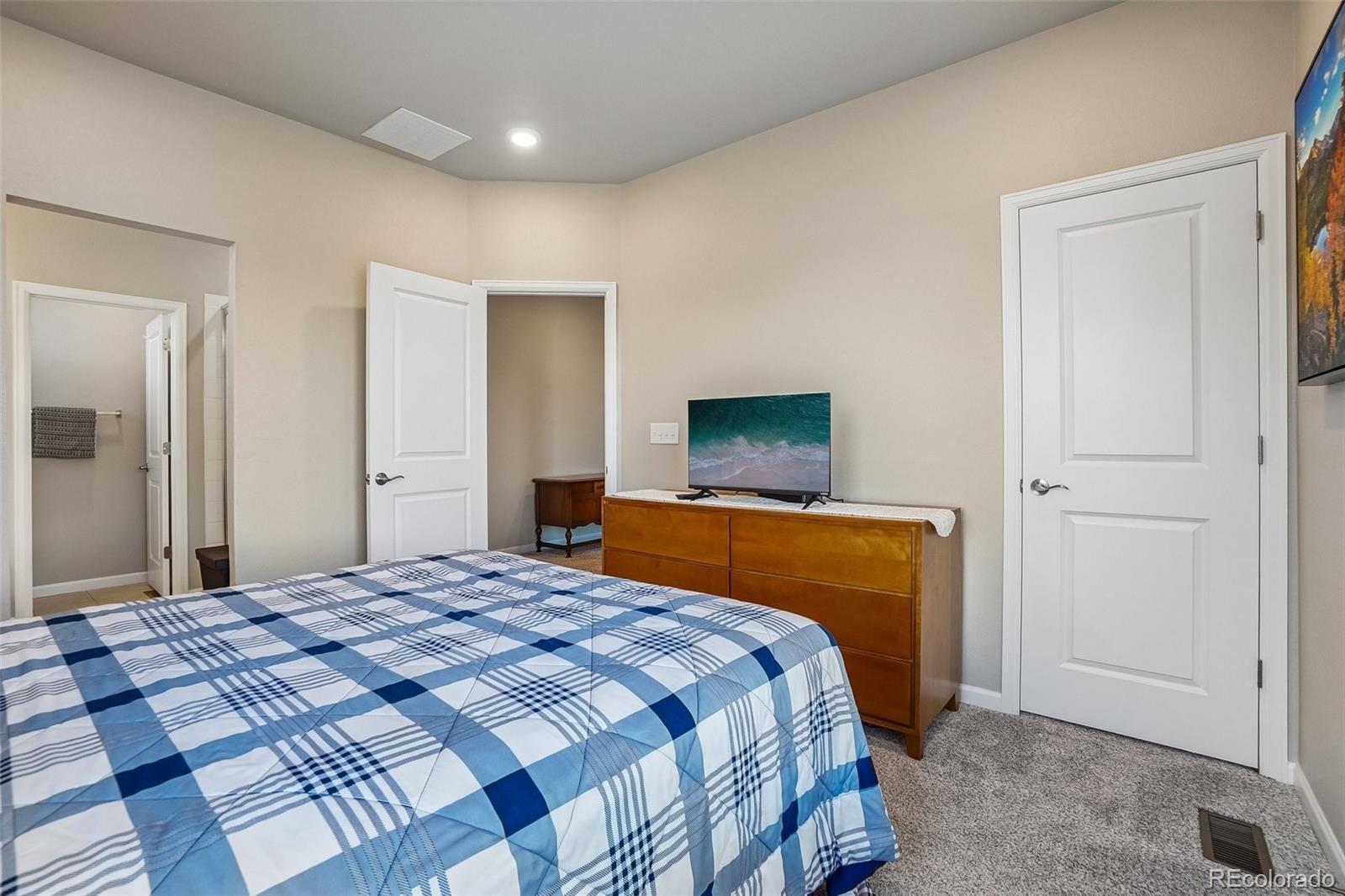 MLS Image #24 for 1833 s poplar court ,denver, Colorado