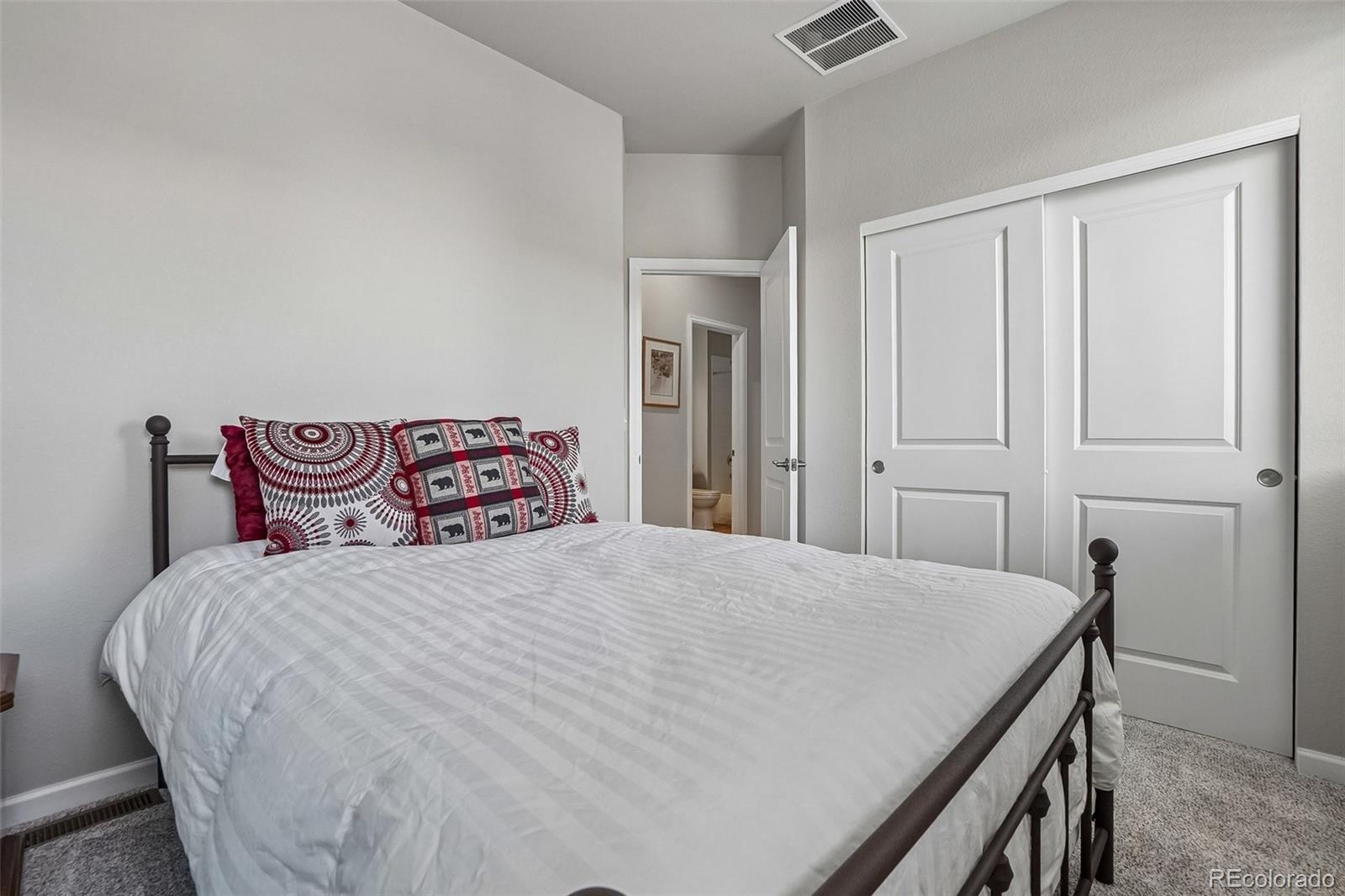 MLS Image #33 for 1833 s poplar court ,denver, Colorado