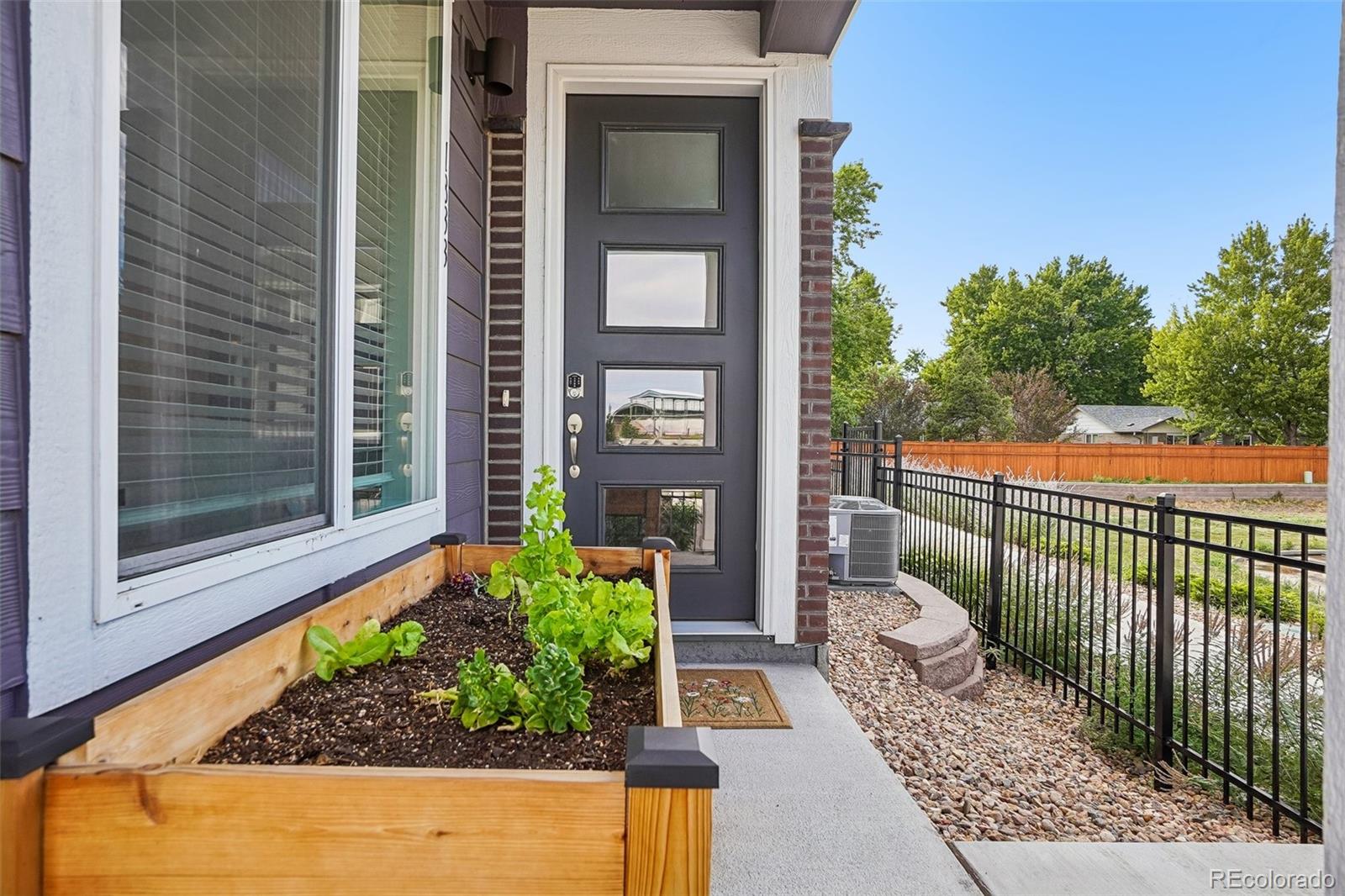 MLS Image #9 for 1833 s poplar court ,denver, Colorado