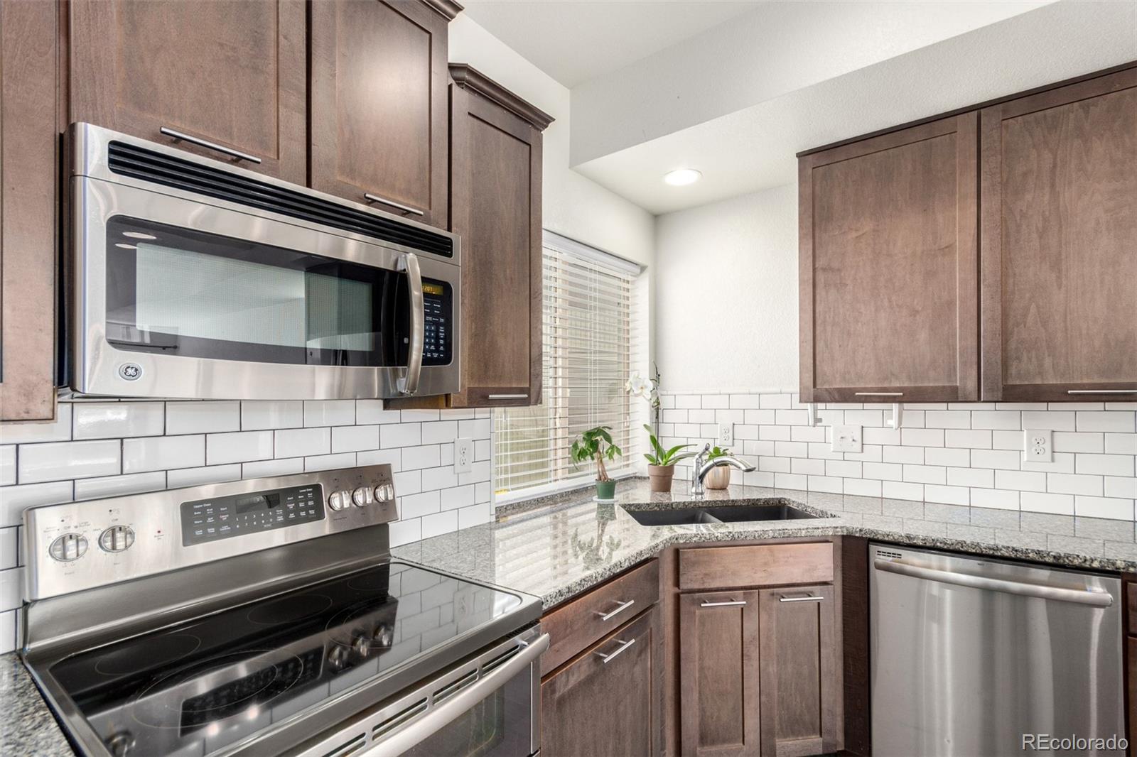 MLS Image #10 for 18639 e 50th place,denver, Colorado
