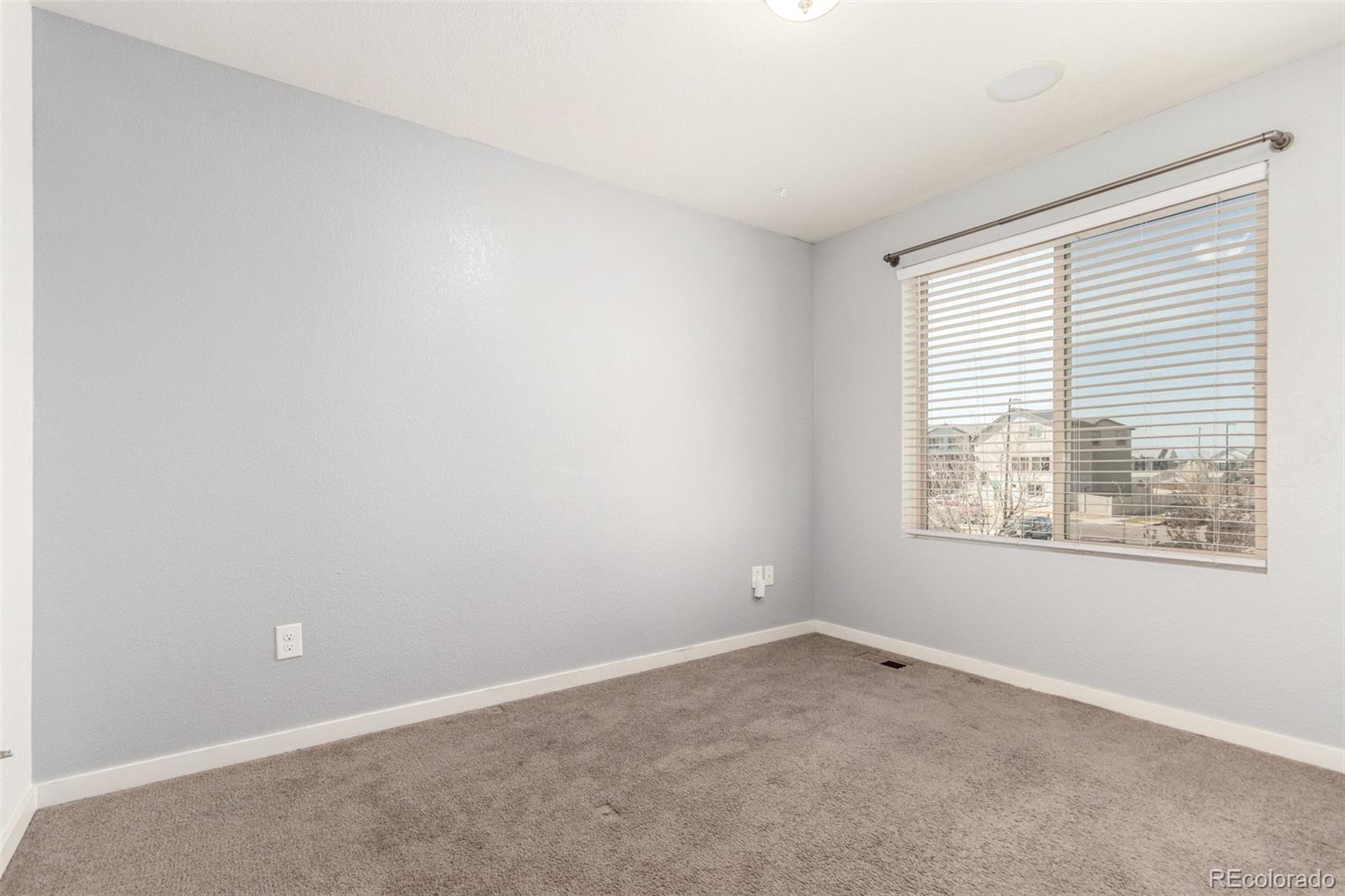 MLS Image #19 for 18639 e 50th place,denver, Colorado