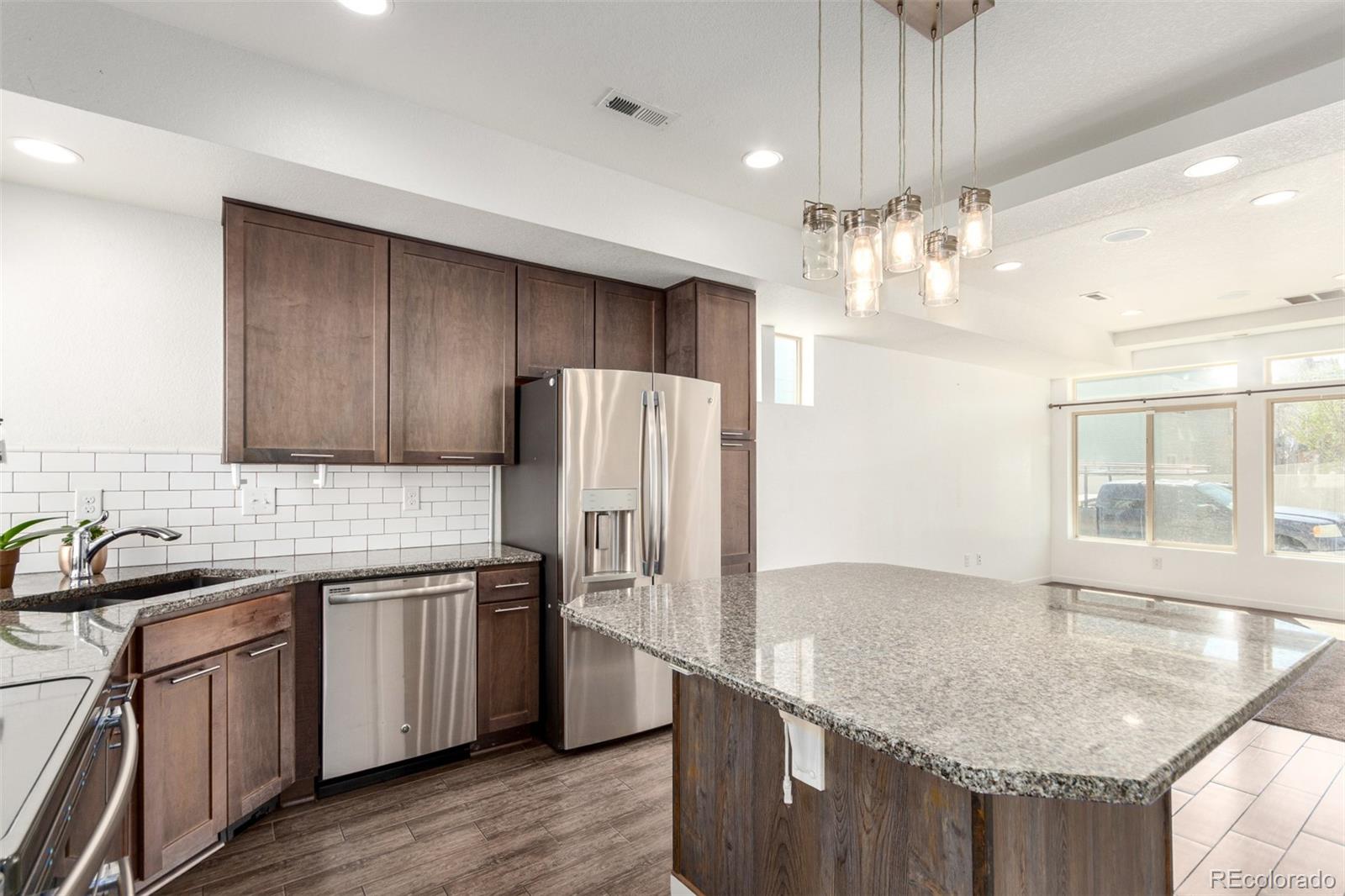 MLS Image #7 for 18639 e 50th place,denver, Colorado