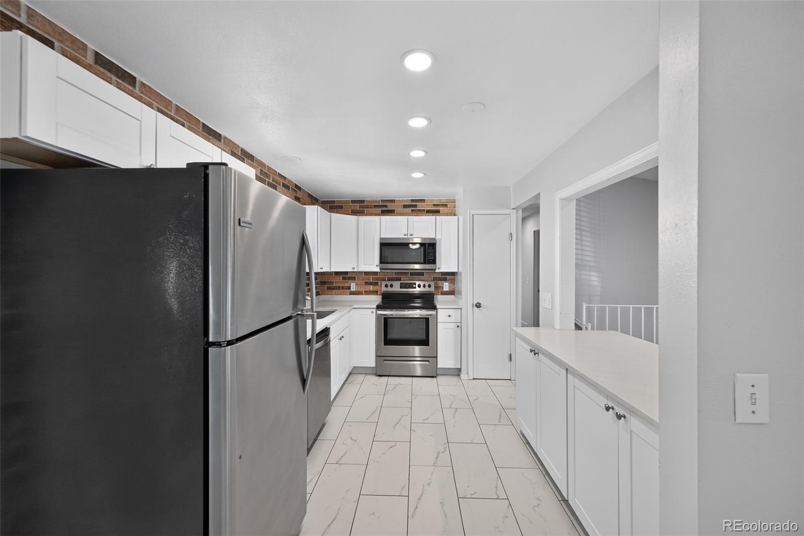 MLS Image #3 for 1902 s truckee street,aurora, Colorado