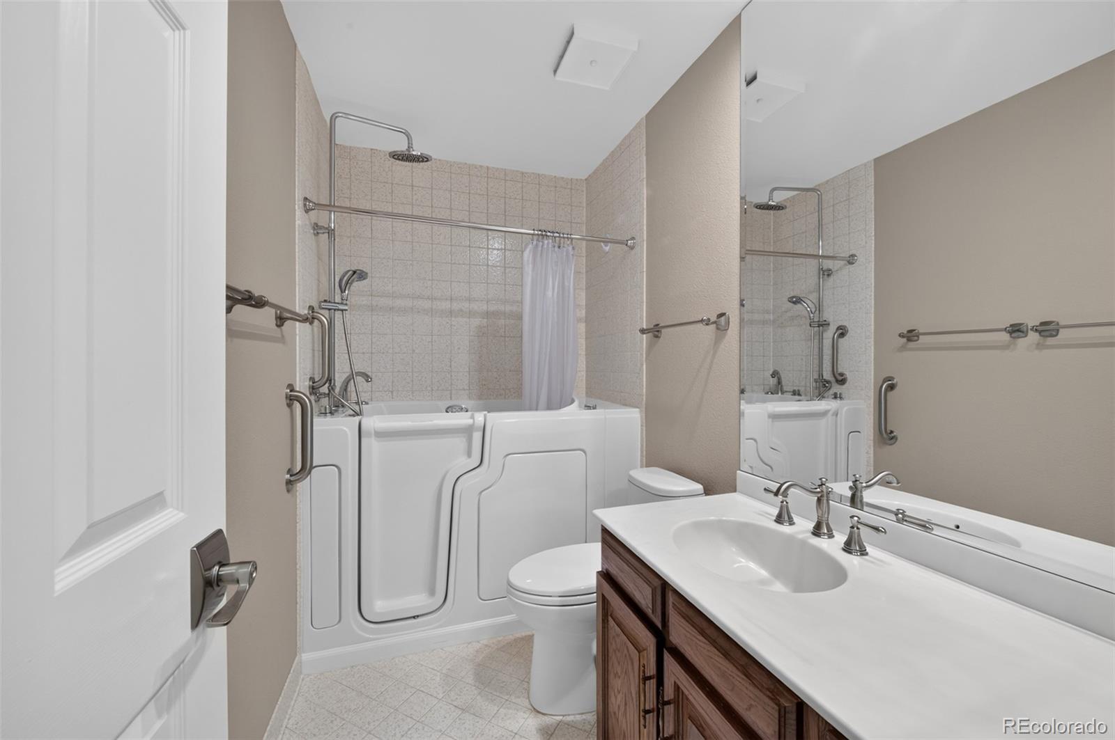 MLS Image #22 for 2800 s university boulevard,denver, Colorado