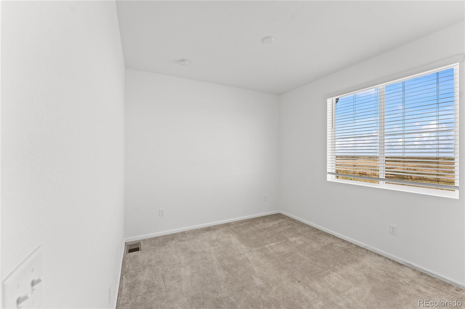 MLS Image #15 for 24223 e 41st avenue,aurora, Colorado