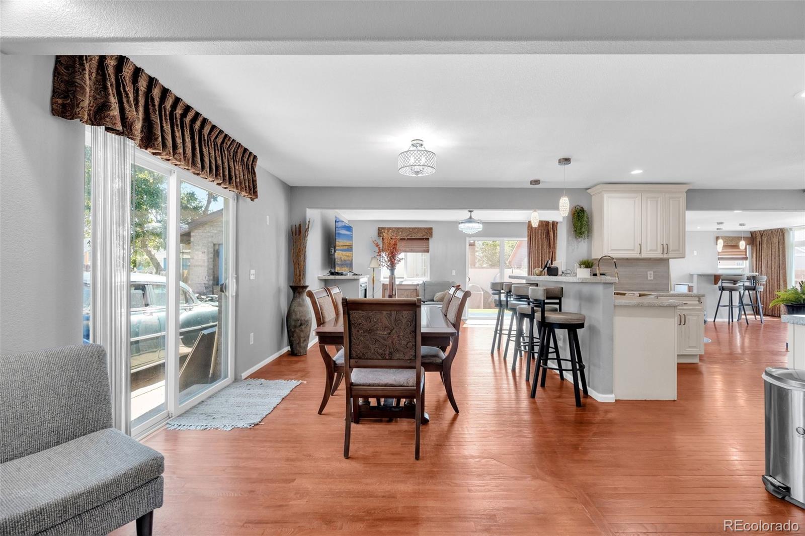 MLS Image #10 for 4860  crown boulevard,denver, Colorado