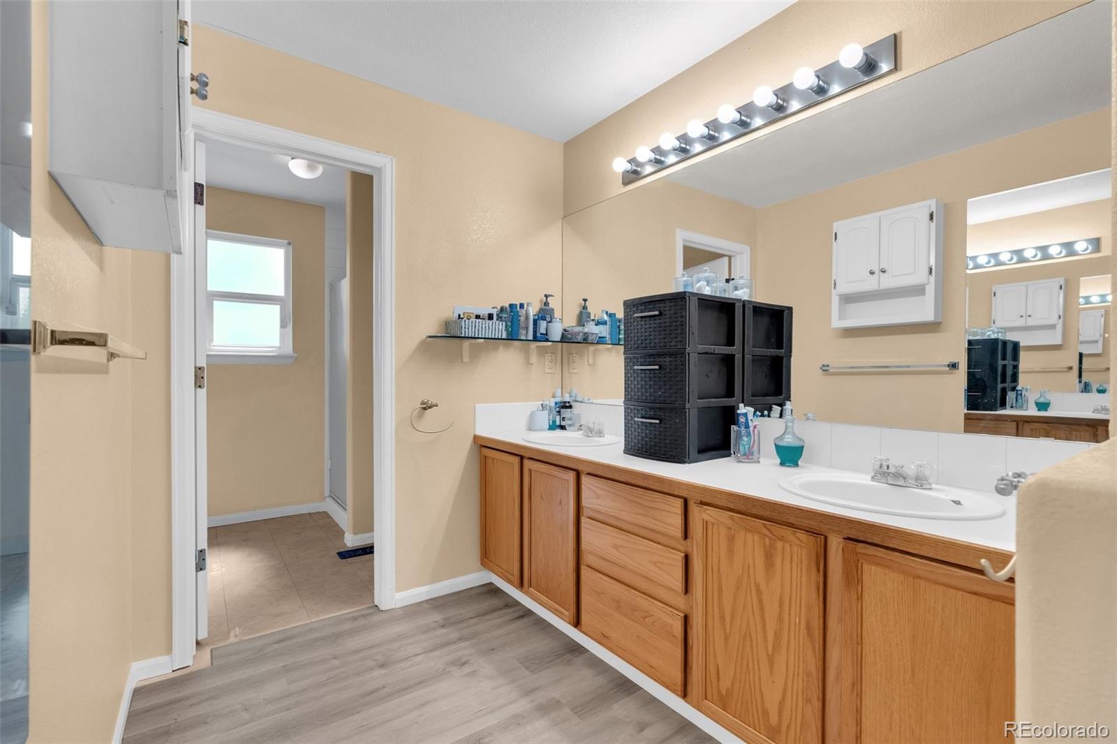 MLS Image #38 for 4860  crown boulevard,denver, Colorado