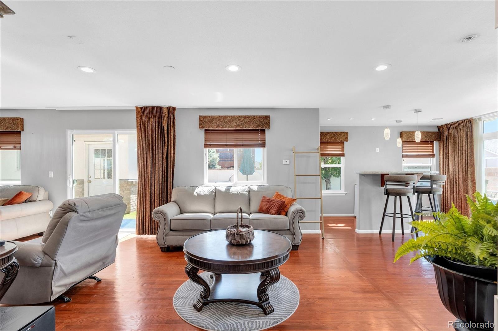 MLS Image #6 for 4860  crown boulevard,denver, Colorado