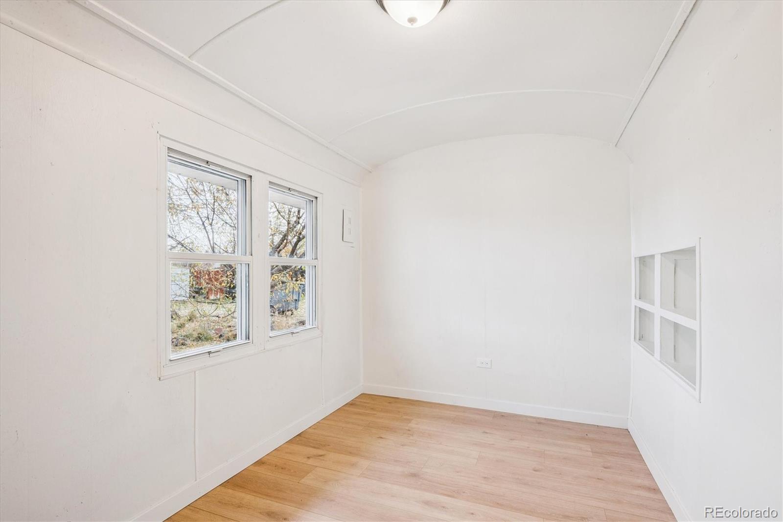 MLS Image #10 for 2110  eagle circle,aurora, Colorado