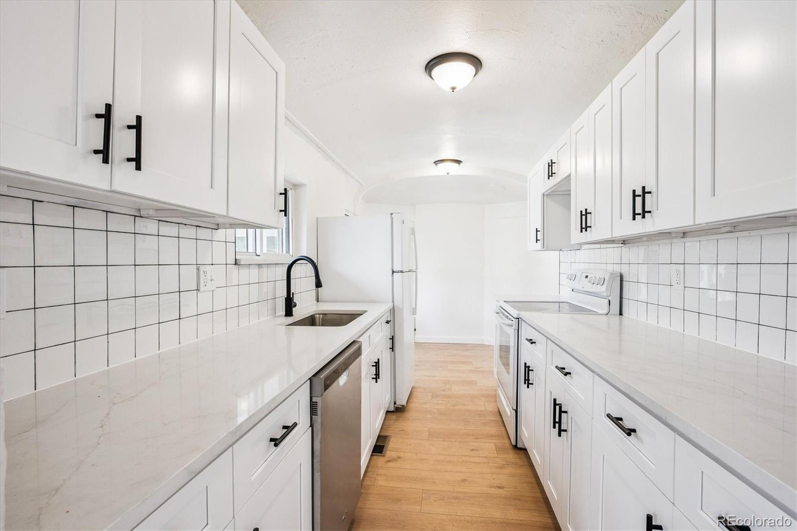 MLS Image #4 for 2110  eagle circle,aurora, Colorado