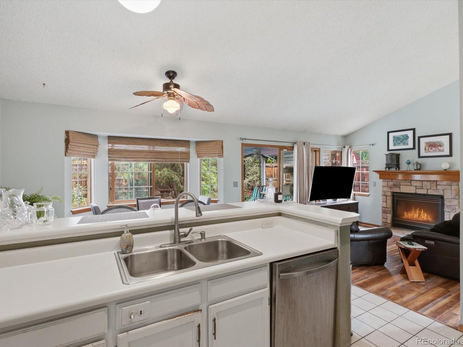 MLS Image #7 for 11914 w 56th drive,arvada, Colorado