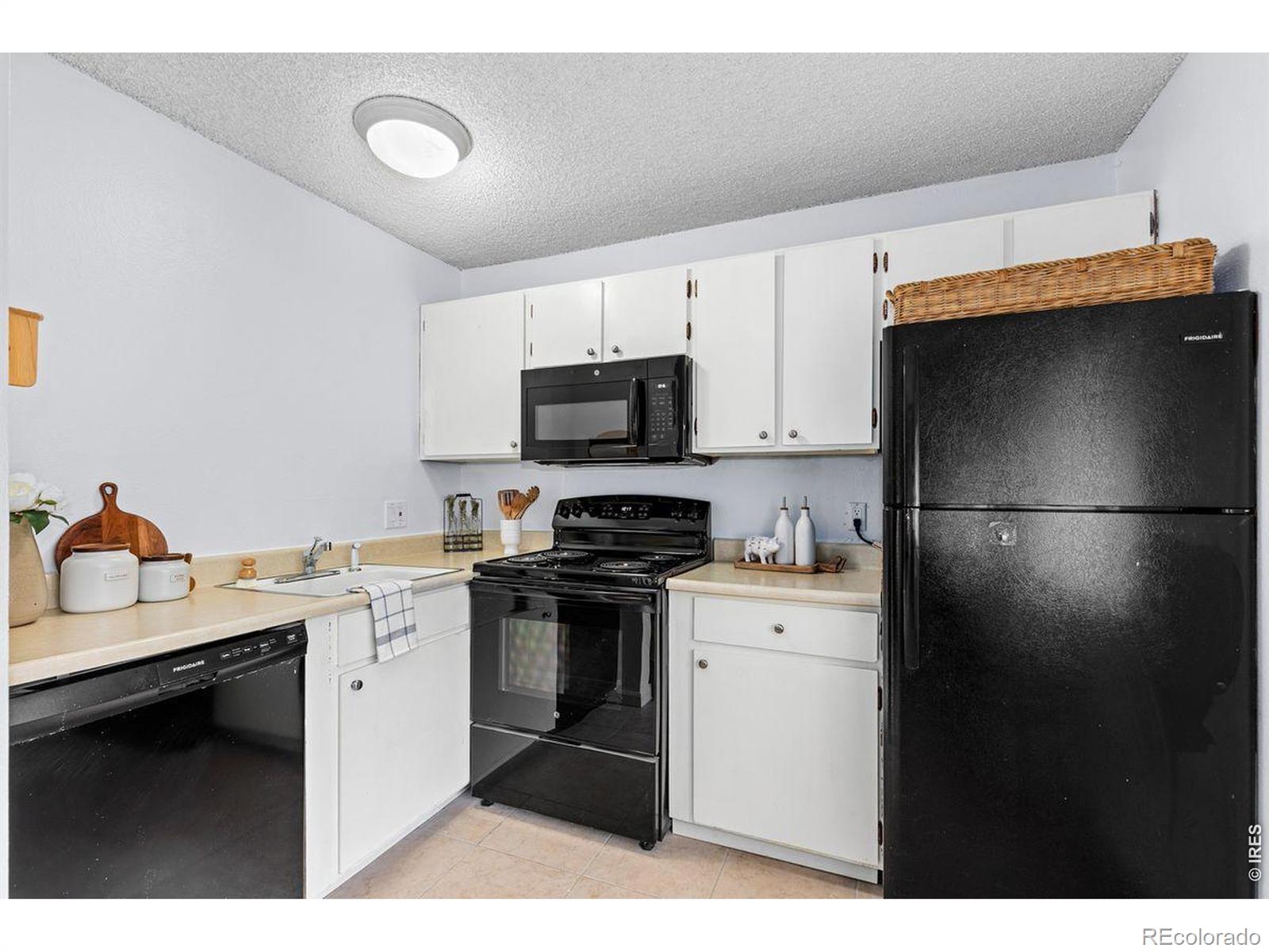 MLS Image #6 for 3161  madison avenue,boulder, Colorado