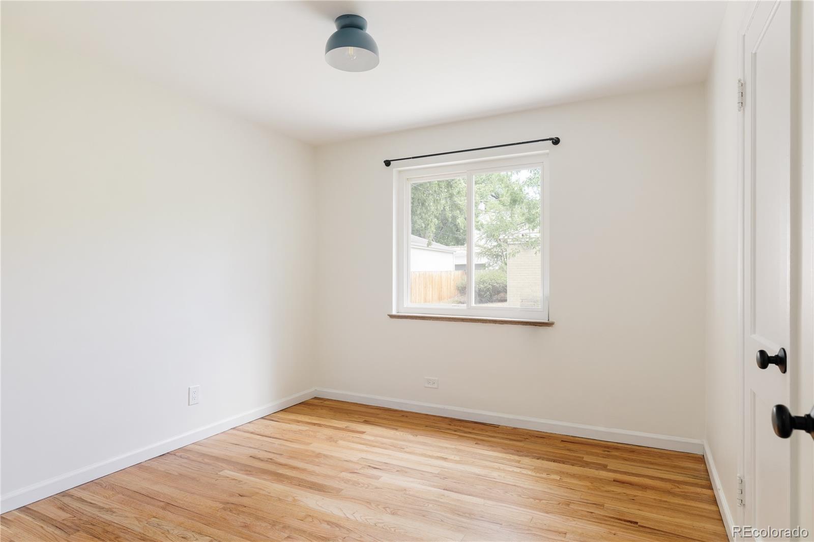MLS Image #19 for 1120 n locust street,denver, Colorado