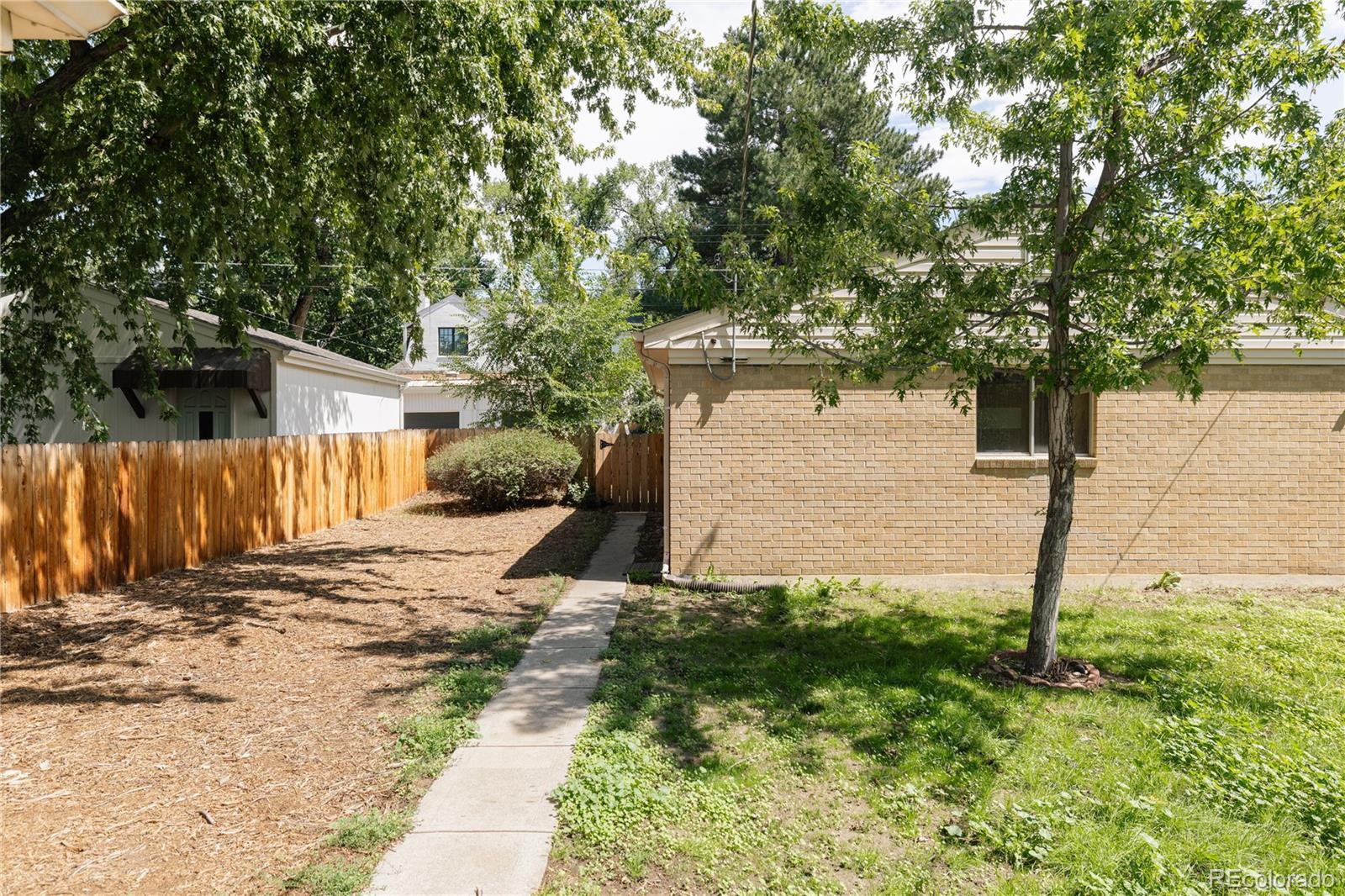 MLS Image #21 for 1120 n locust street,denver, Colorado
