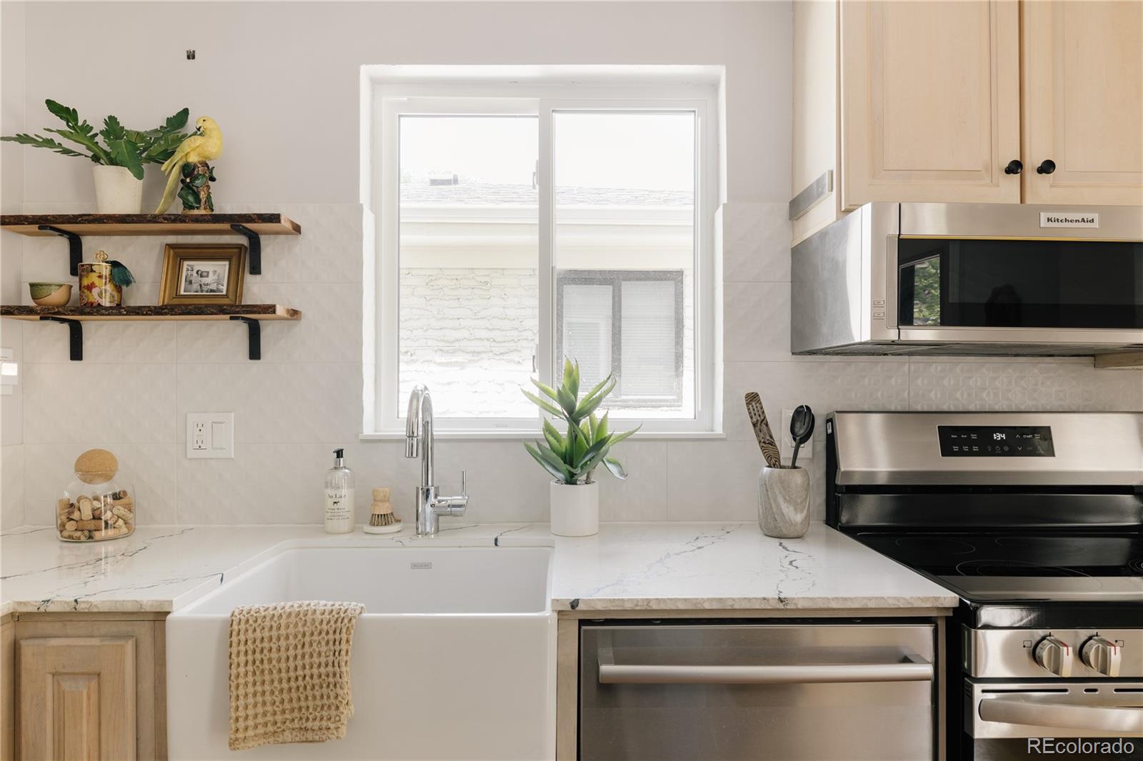 MLS Image #9 for 1120 n locust street,denver, Colorado