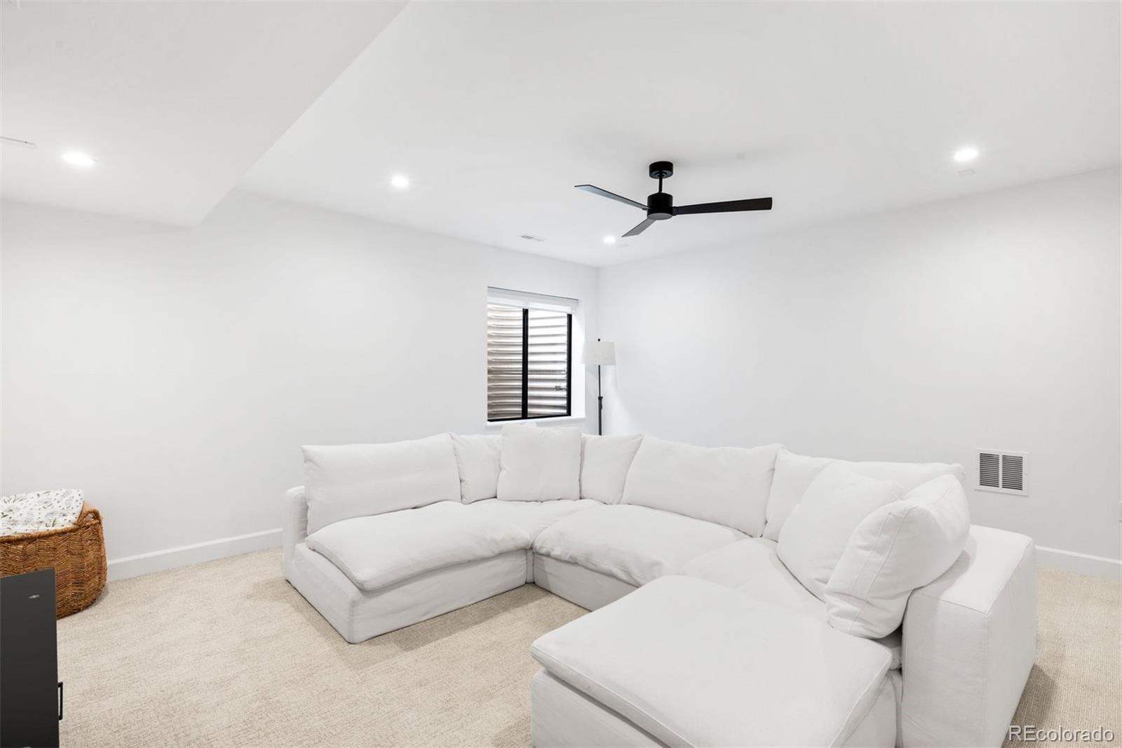 MLS Image #31 for 2697 s clayton street,denver, Colorado