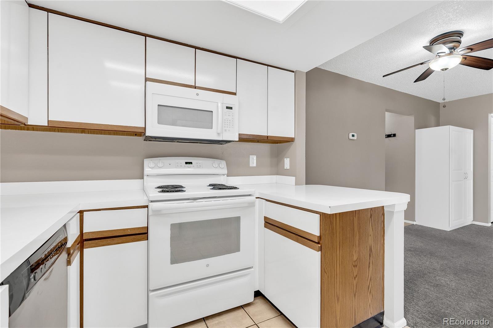 MLS Image #11 for 12524 e pacific circle,aurora, Colorado