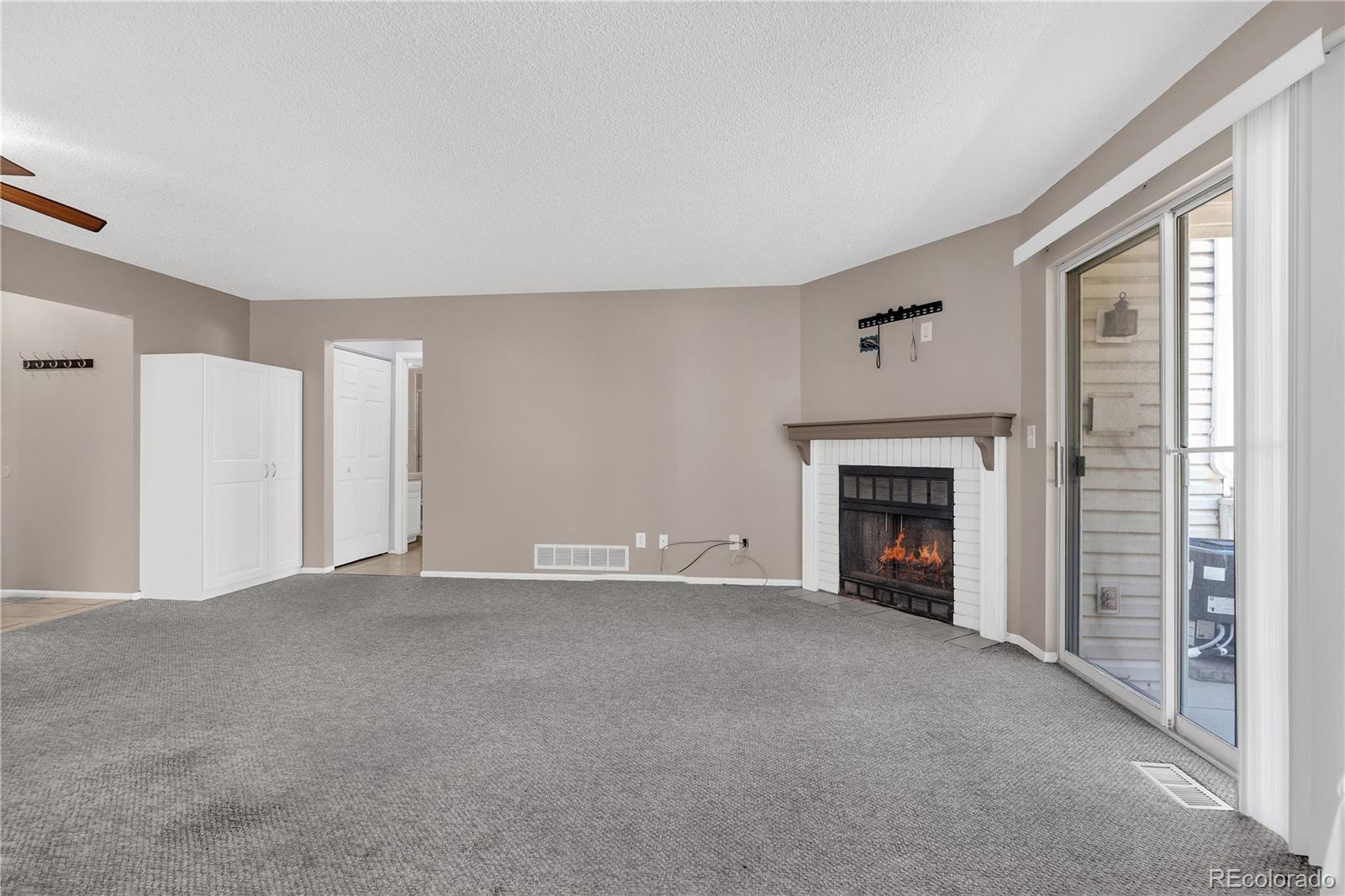 MLS Image #4 for 12524 e pacific circle,aurora, Colorado