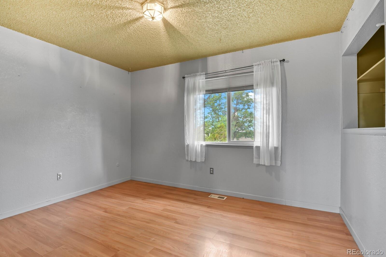 MLS Image #9 for 15977 e 17th place,aurora, Colorado