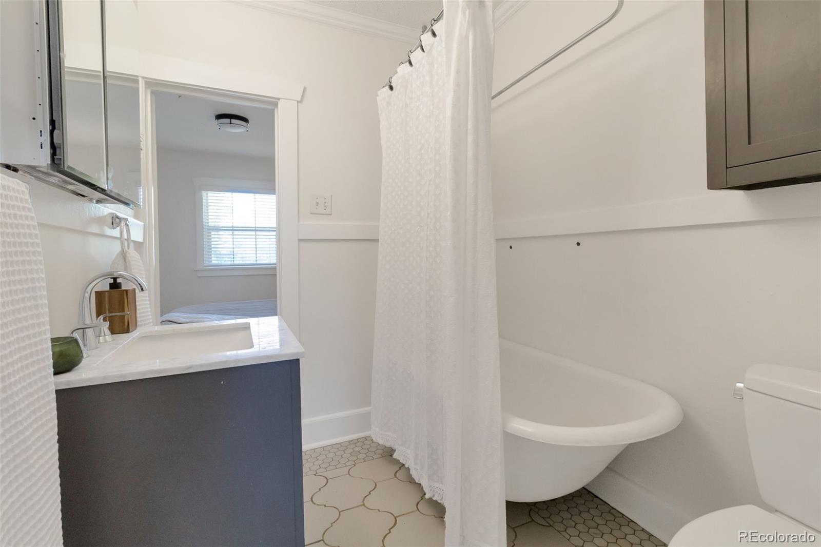 MLS Image #8 for 2616 n high street,denver, Colorado