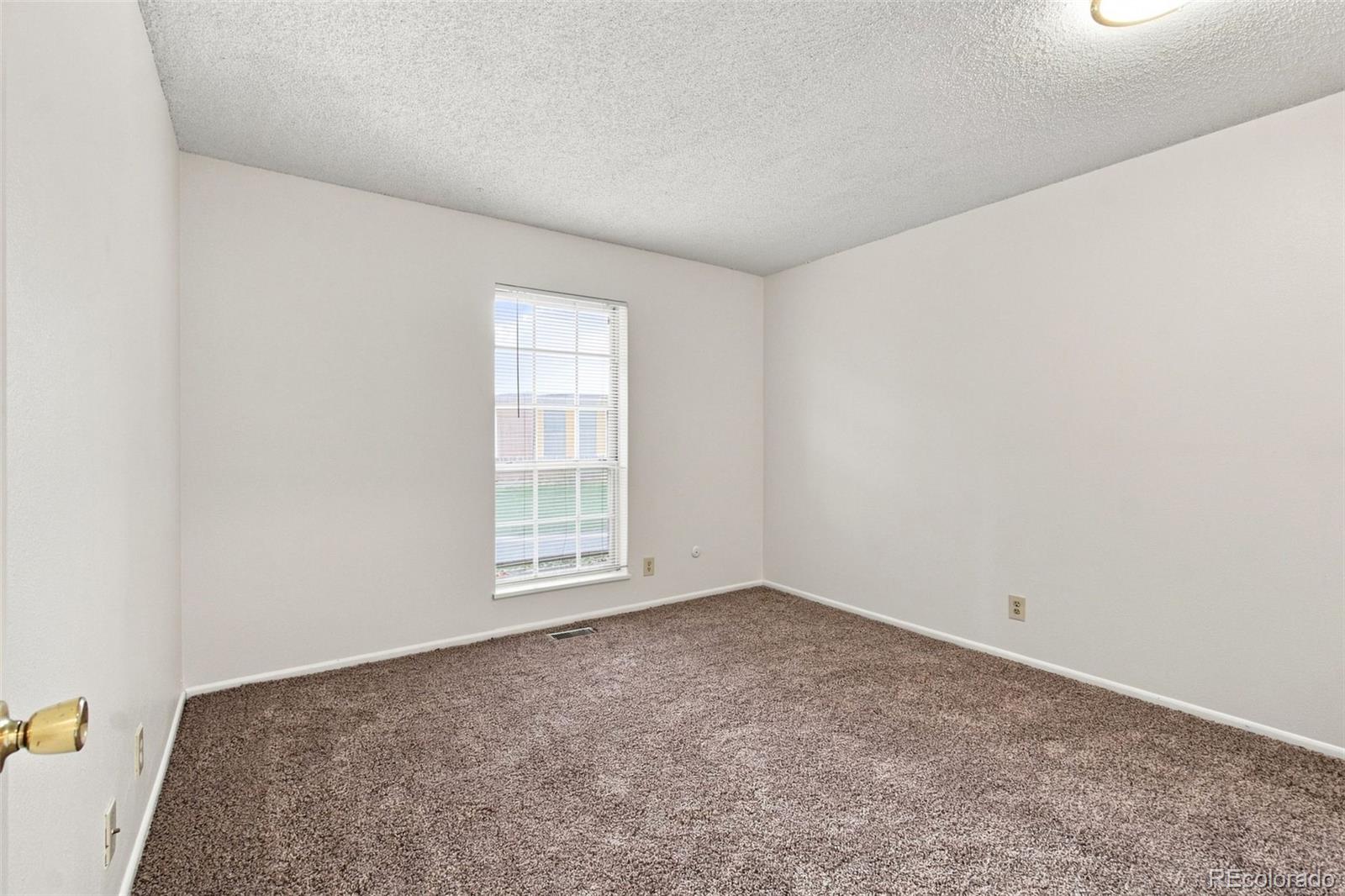 MLS Image #8 for 1225 s oneida street,denver, Colorado